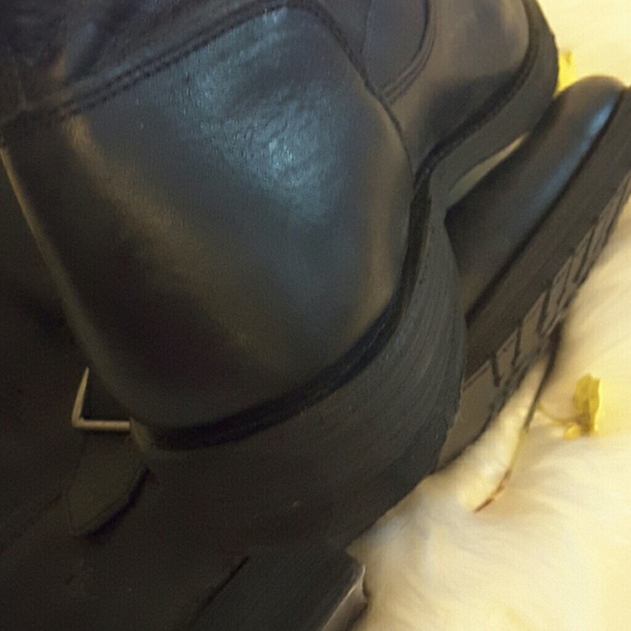 Frye genuine leather easy pull up boot - Picture 8 of 8